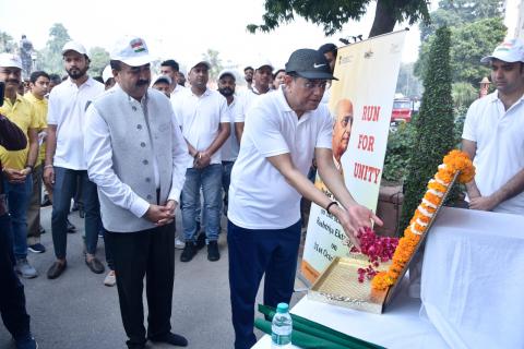 FLORAL TRIBUTES TO SARDAR PATEL